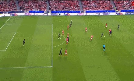 1634766179630056368.gif
